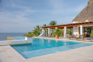 Las Verandas Hotel & Villas