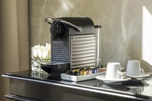 H10 Villa de la Reina Coffee Maker