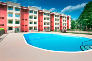 Four Points by Sheraton Asheville Downtown Swimming Pool