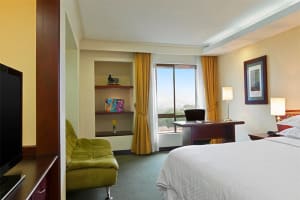 Four Points by Sheraton Medellin Guest Room