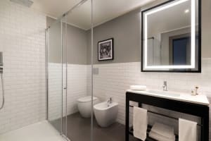 Duo Milan Porta Nuova, a Tribute Portfolio Hotel Executive Twin Bathroom