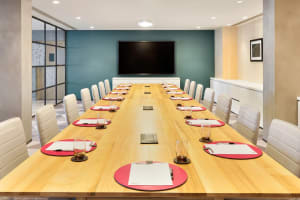Aloft Anchorage Meeting Room