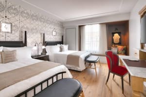 The Advenire, Autograph Collection Queen Room