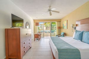 GR Solaris Lighthouse Guest Room