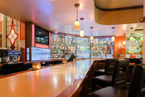 Best Western Plus Grosvenor Airport Hotel Bar