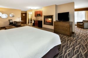 Best Western Plus Kalispell/Glacier Park West Hotel & Suites Fireplace Suite
