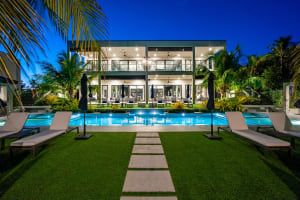 Black Urchin Boutique Resort