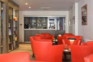 Best Western Plus Le Patio des Artistes Bar