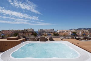 Best Western Plus Le Patio des Artistes Terrace