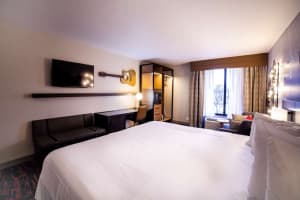 Best Western Plus Music Row King Room