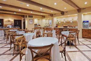 Best Western Plus Sunset Plaza Hotel Dining