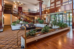 Best Western Pony Soldier Inn - Airport Lobby