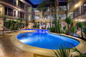 Best Western Plus Travel Inn Hotel Pool