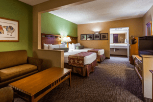 Best Western Plus King's Inn Queen Room