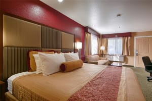 Best Western Plus Yosemite Way Station Motel Room