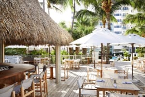 Cadillac Hotel & Beach Club, Autograph Collection Pool Bar