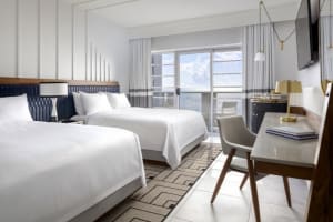 Cadillac Hotel & Beach Club, Autograph Collection Queen Room
