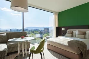 Crowne Plaza Geneva Guest Room