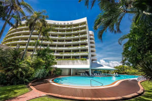 Hilton Cairns Pool