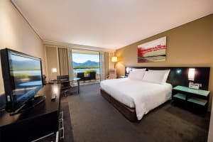 Hilton Cairns Room