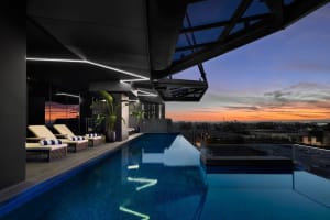 AC Hotel By Marriott Melbourne Southbank Pool