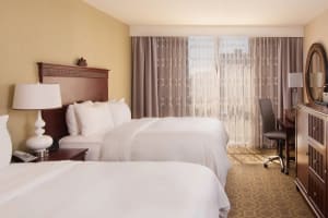 Charleston Marriott Queen/Queen Guest Room