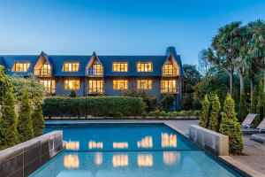 Chateau on the Park - Christchurch, a DoubleTree by Hilton Pool