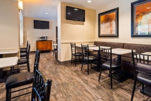 Best Western Plus CottonTree Inn Dining