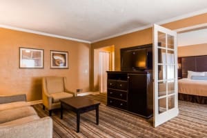 Best Western Carmel's Town House Lodge Living Room