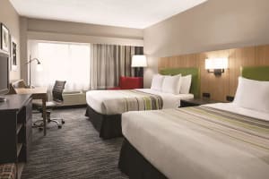 Country Inn & Suites by Radisson, Williamsburg East (Busch Gardens), VA Queen Room