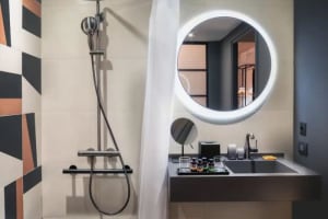 Canopy by Hilton Paris Eiffel Tower Guest Bathroom