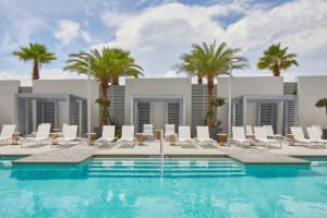 The Daytona, Autograph Collection Pool