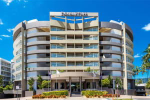 DoubleTree by Hilton Cairns