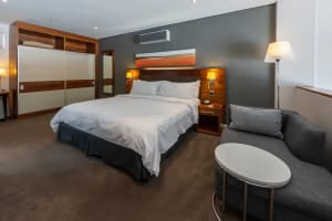 DoubleTree by Hilton Cape Town - Upper Eastside Room
