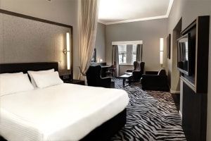 Doubletree by Hilton Edinburgh City Center Suite