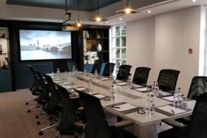DoubleTree by Hilton London Kensington Meeting Room
