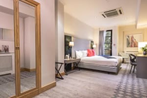 DoubleTree by Hilton London Kensington Room