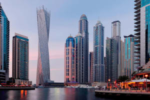 Dubai Marriott Harbour Hotel & Suites marina