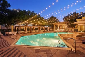 DoubleTree by Hilton Dallas Market Center Pool