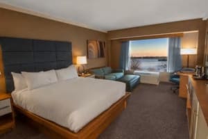 DoubleTree by Hilton Hotel Niagara Falls New York Guest Room