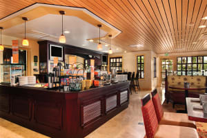 DoubleTree Suites by Hilton Naples Bar
