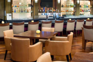 DoubleTree by Hilton Seattle Airport Bar