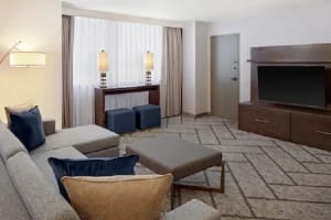 DoubleTree by Hilton Hotel Tulsa Downtown Suite