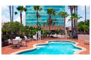 DoubleTree by Hilton at the Entrance to Universal Orlando Pool