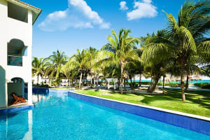 El Dorado Royale, a Spa Resort Jacuzzi Jr Suite