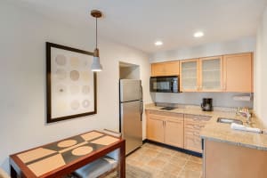 Sonesta ES Suites Huntington Beach Fountain Valley Kitchen