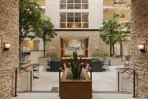Embassy Suites Dallas-Market Center Lobby Lounge