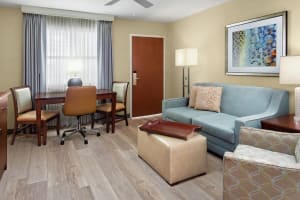 Embassy Suites by Hilton Destin Miramar Beach Living Room