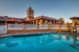 El Rancho Inn, BW Signature Collection Pool
