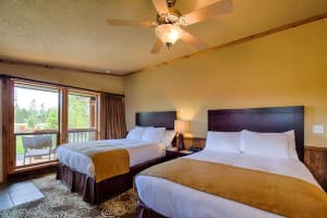 Explorer Cabins at Yellowstone Room